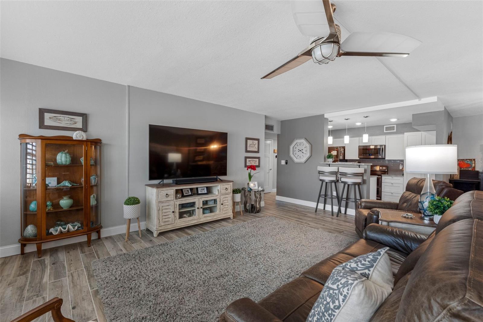 Image 5 of 55 For 17400 Gulf Boulevard I3