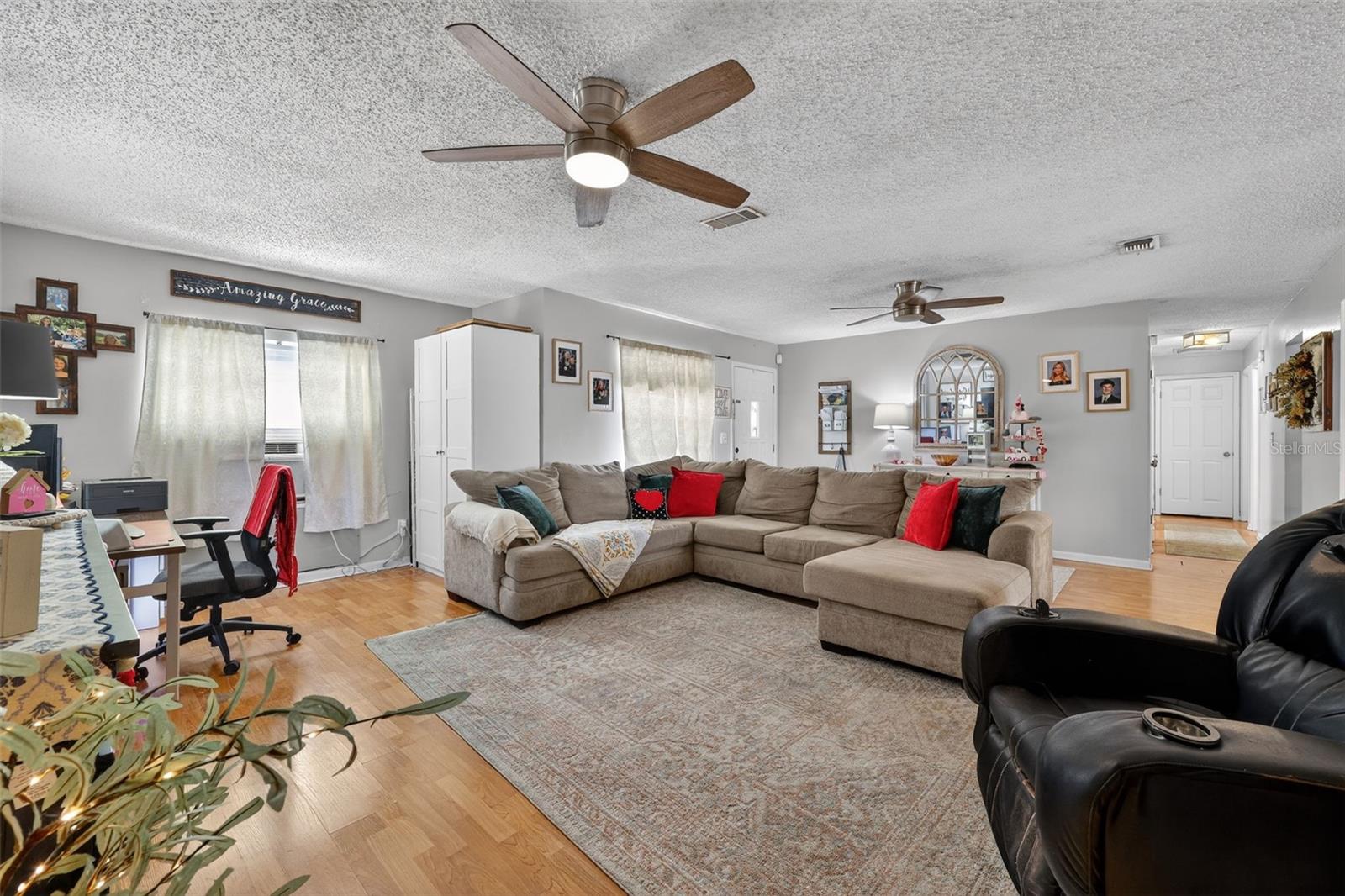 Image 5 of 41 For 7006 Tidewater Trail