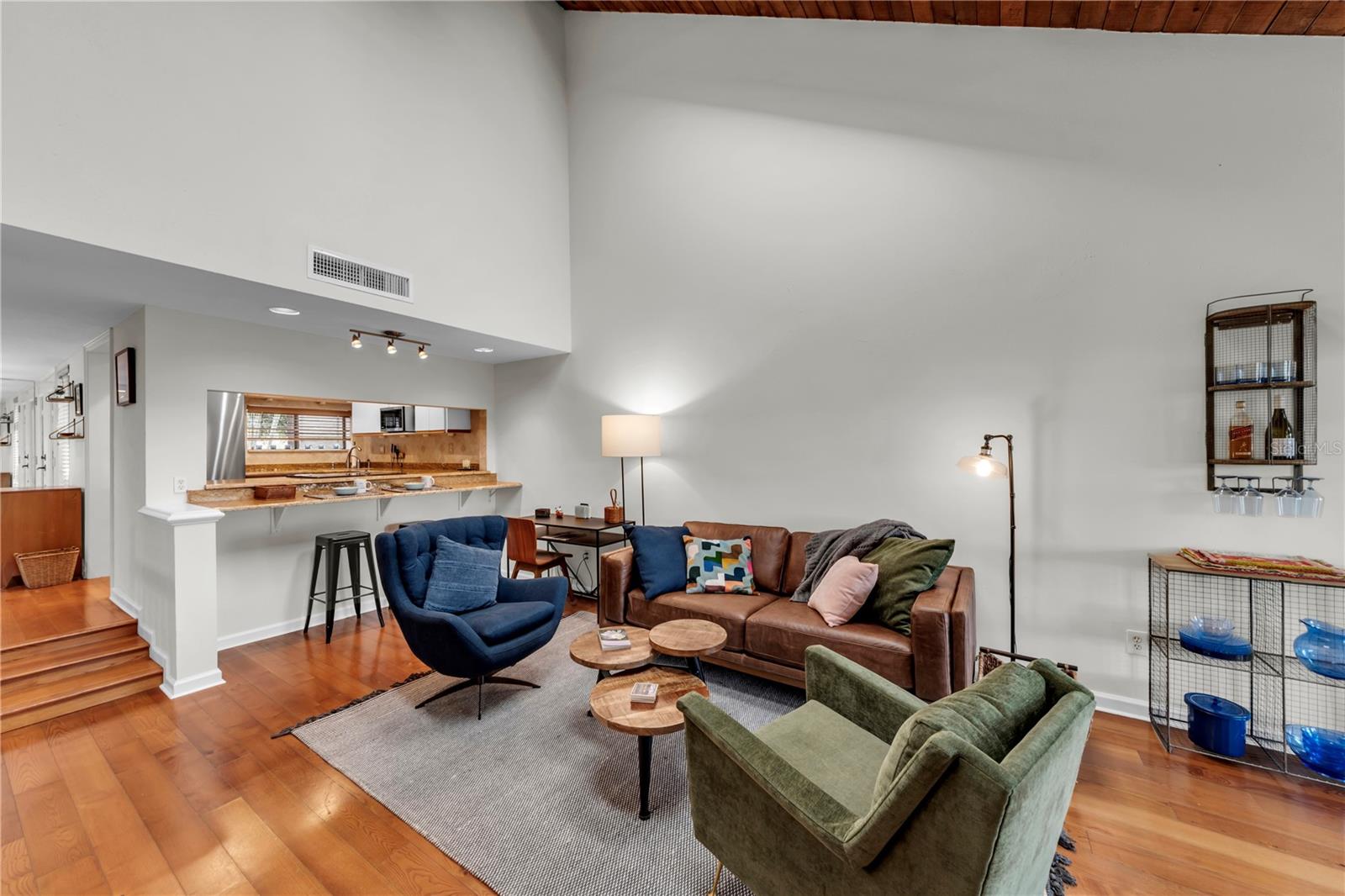 Listing photo id 17 for 4508 Rolling Green Lane 0