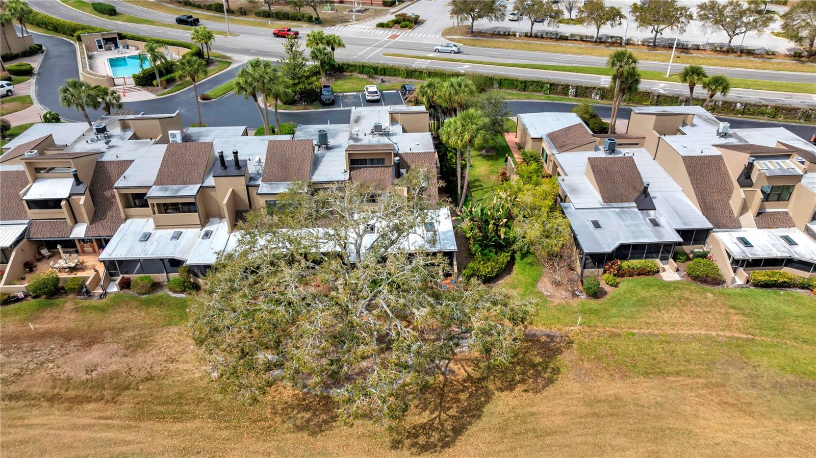 Listing photo id 3 for 4508 Rolling Green Lane 0