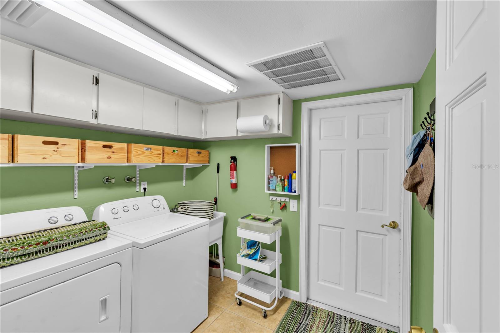 Listing photo id 6 for 4508 Rolling Green Lane 0