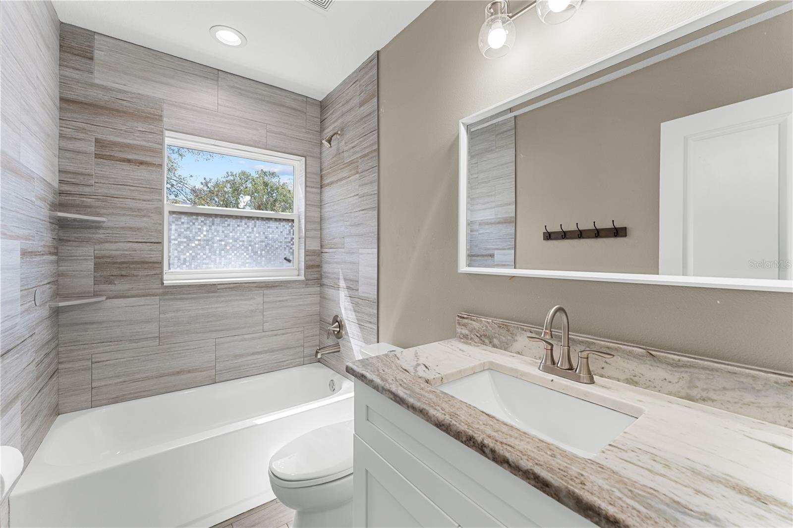 Listing photo id 14 for 10700 62nd Street