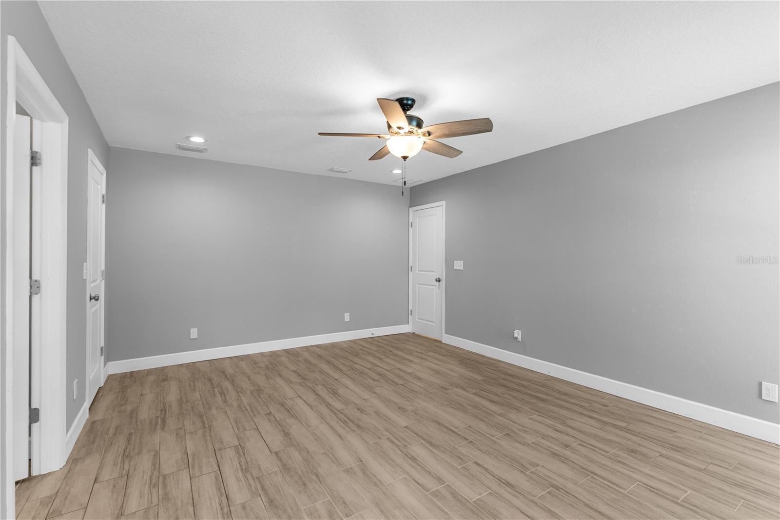 Listing photo id 30 for 10700 62nd Street