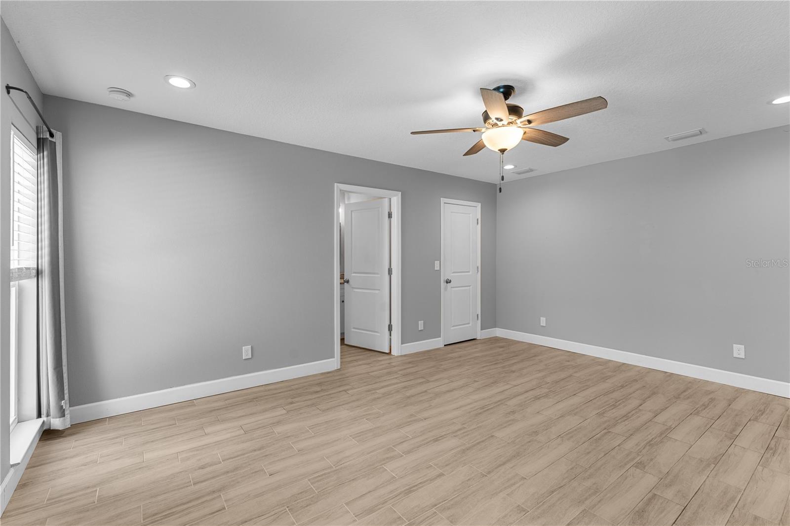 Listing photo id 31 for 10700 62nd Street