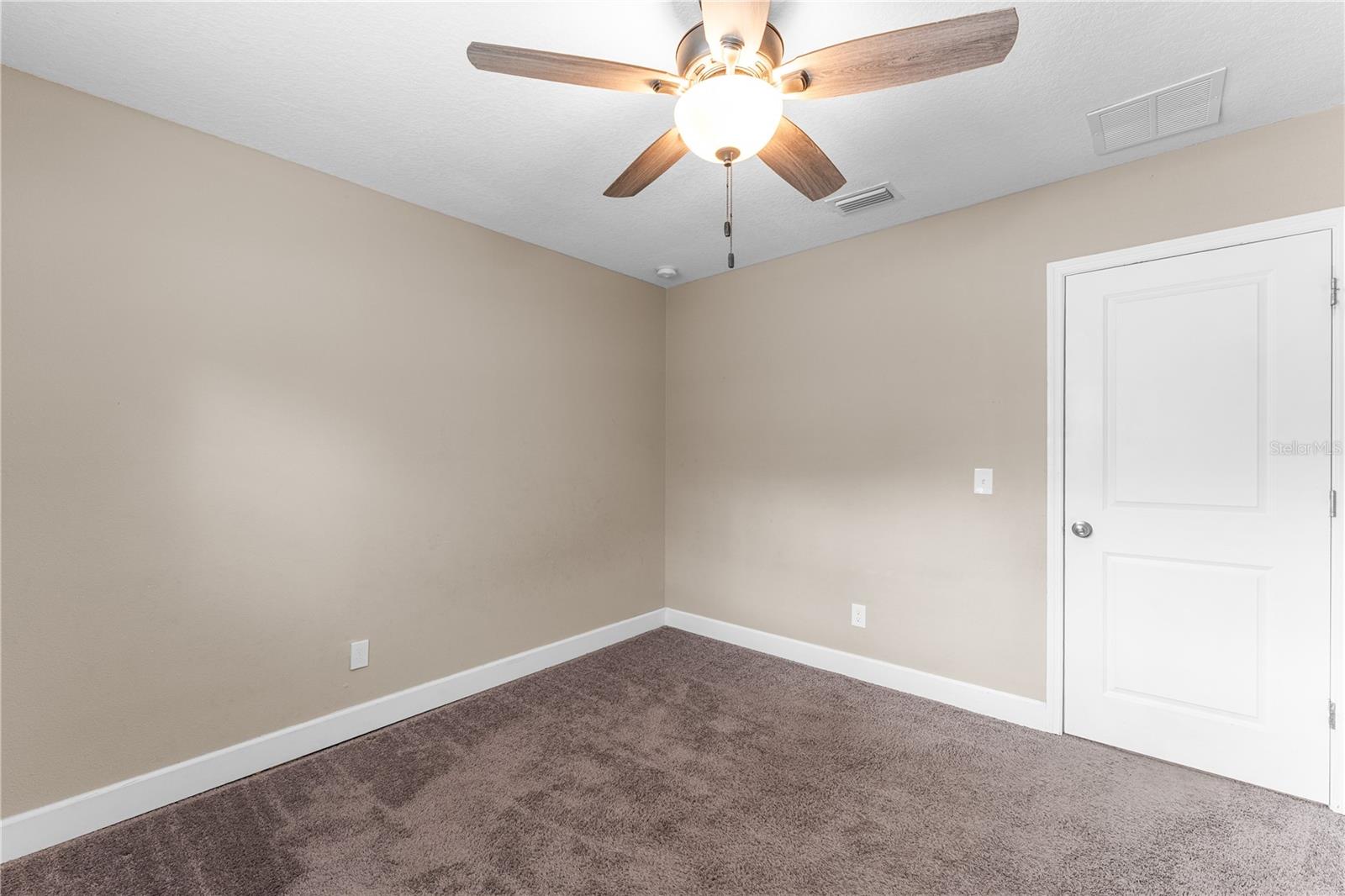 Listing photo id 34 for 10700 62nd Street