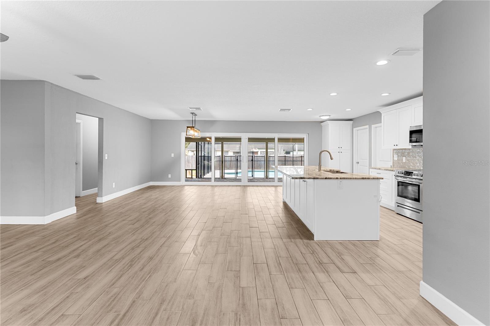 Listing photo id 41 for 10700 62nd Street