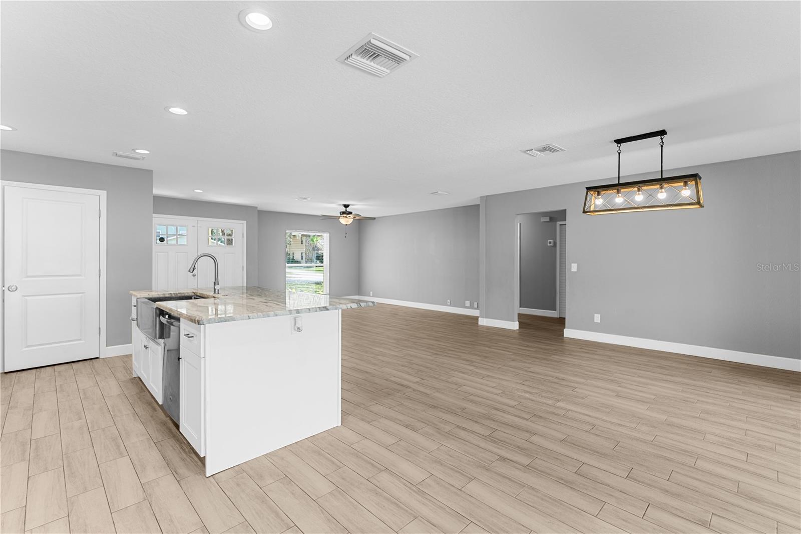 Listing photo id 43 for 10700 62nd Street