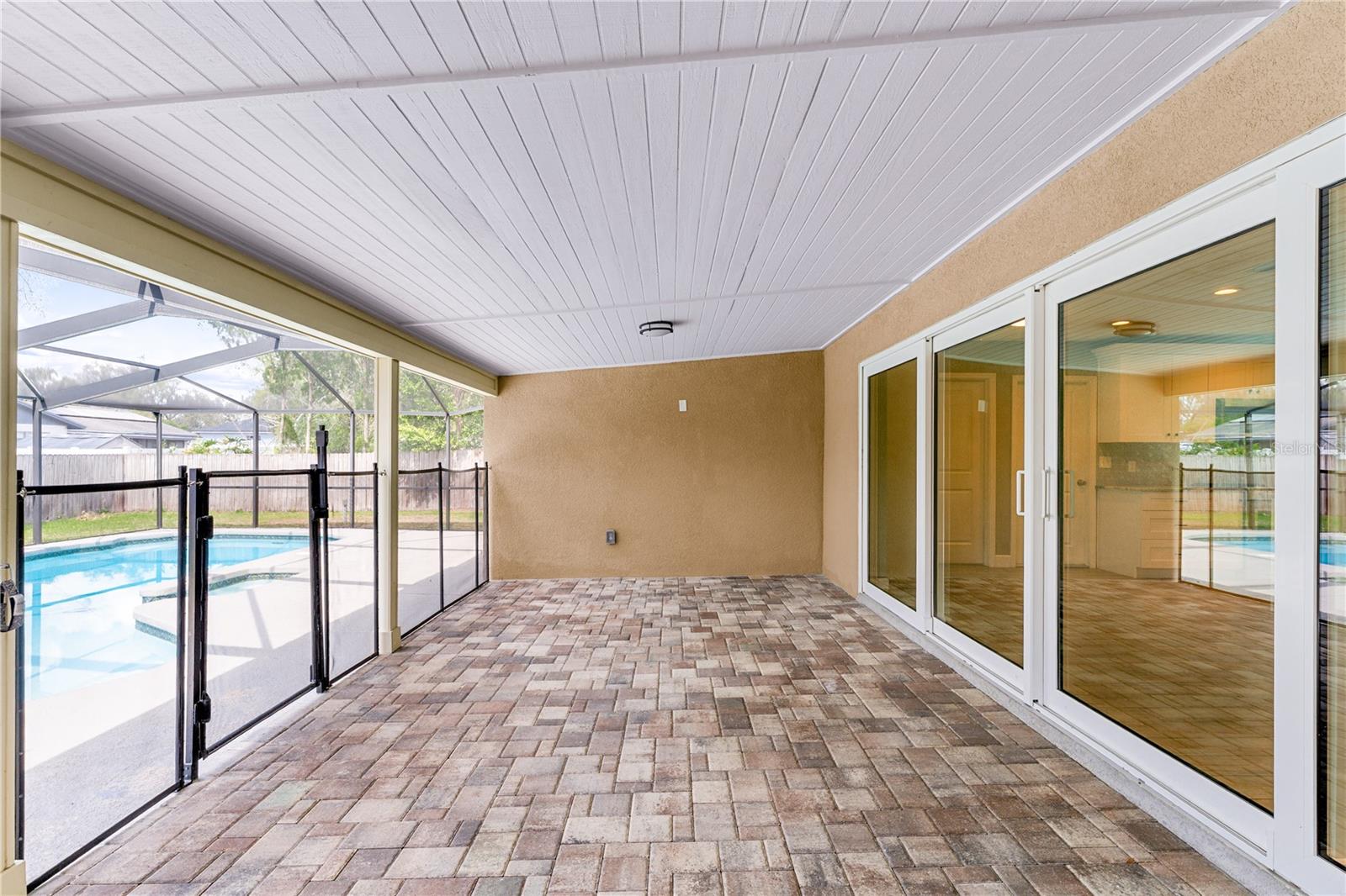 Listing photo id 46 for 10700 62nd Street