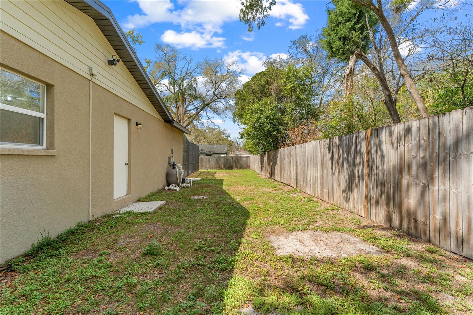 Listing photo id 48 for 10700 62nd Street
