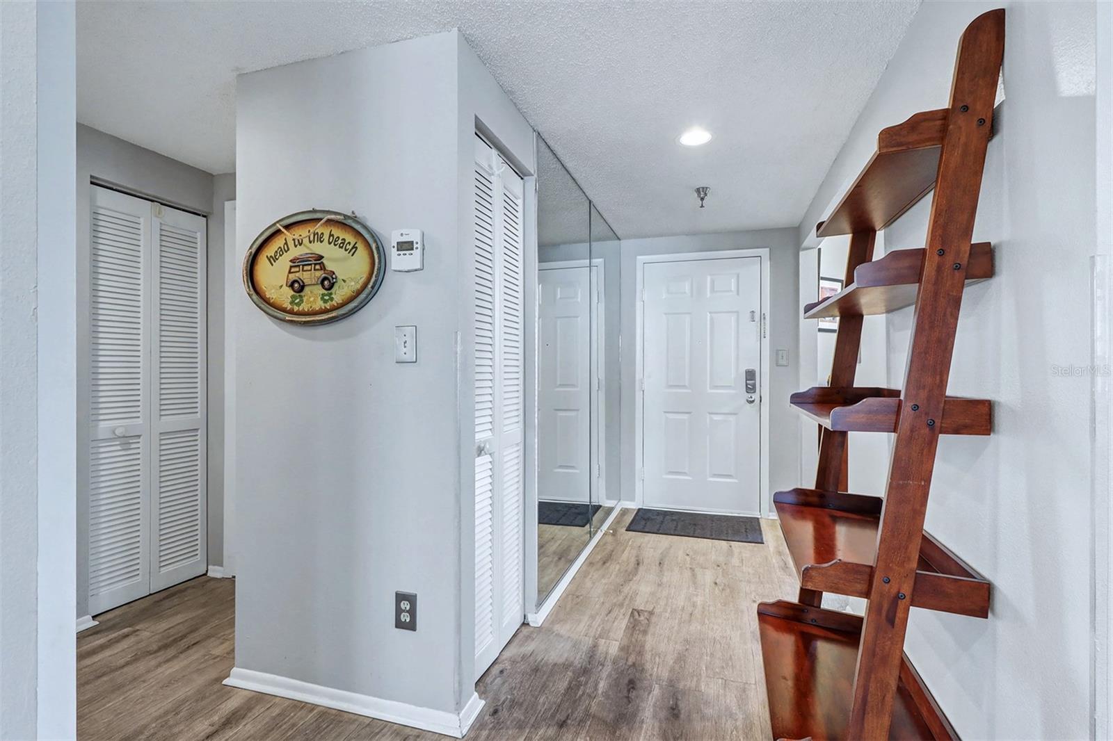 Image 21 of 37 For 8021 Sailboat Key Boulevard S 101