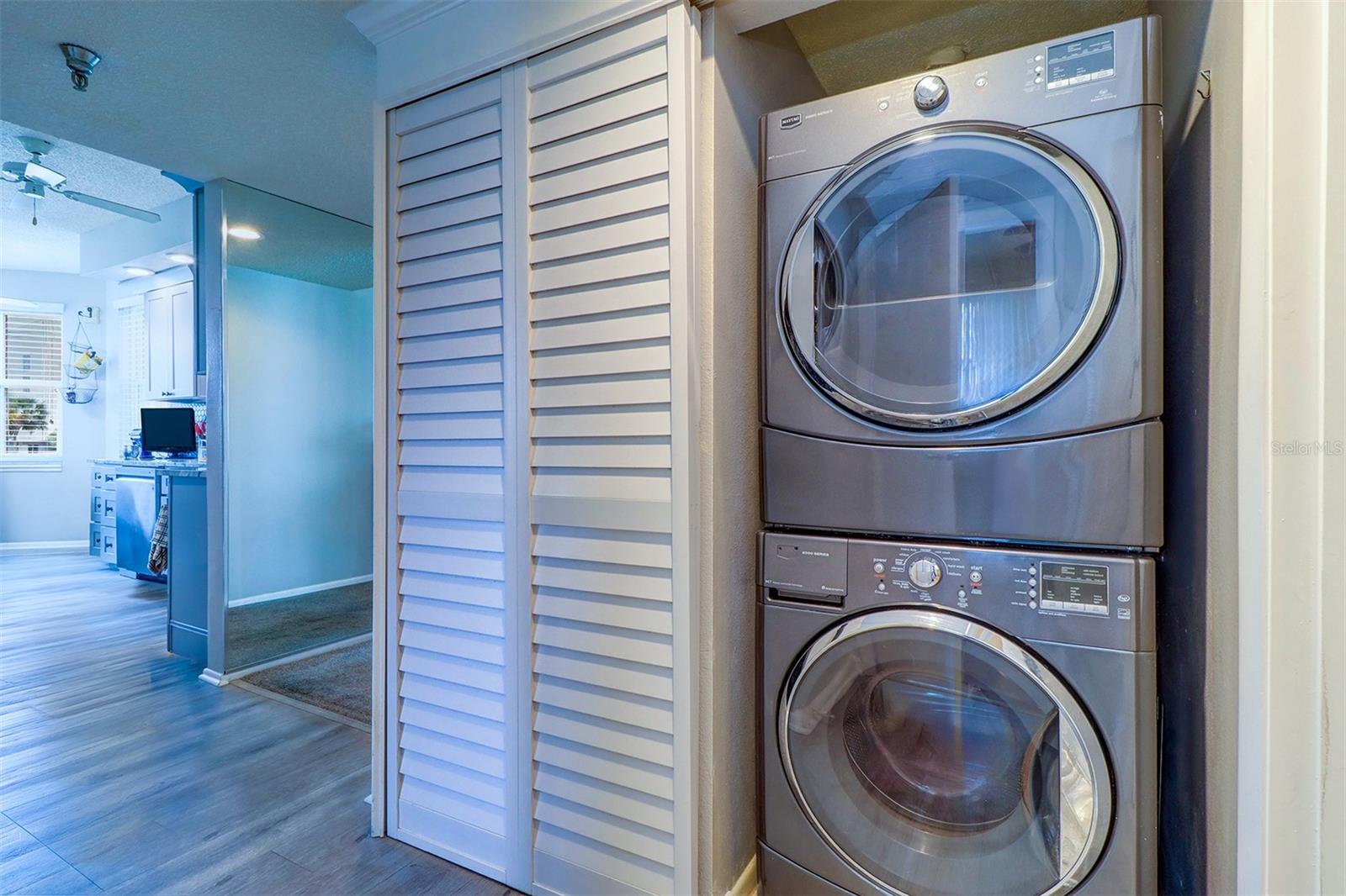 Image 25 of 37 For 8021 Sailboat Key Boulevard S 101