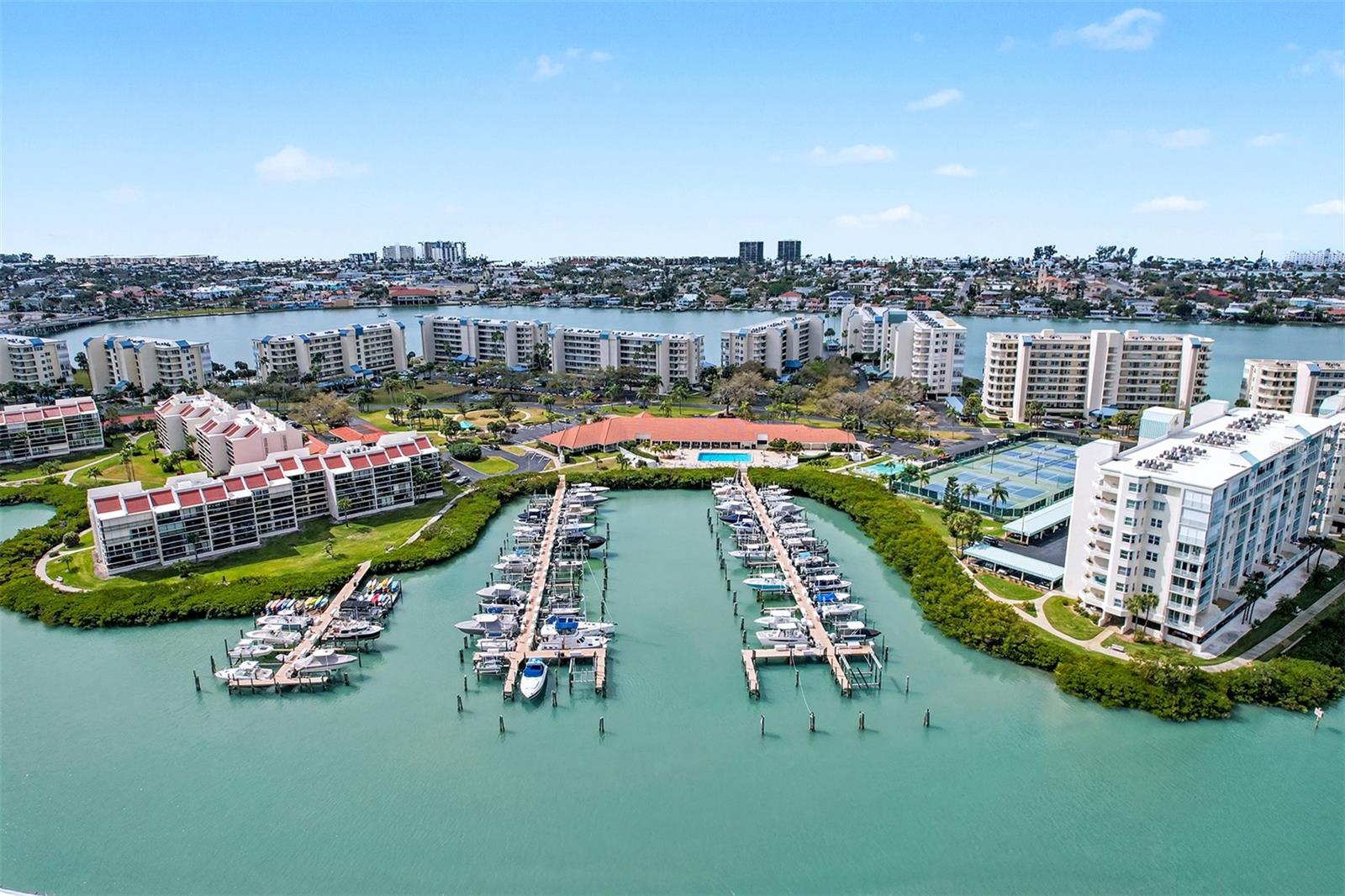 Image 34 of 37 For 8021 Sailboat Key Boulevard S 101