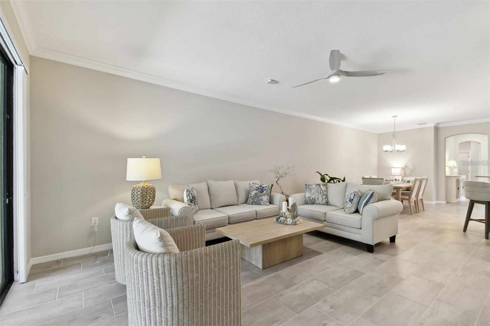 Image 13 of 47 For 12379 Amica Loop