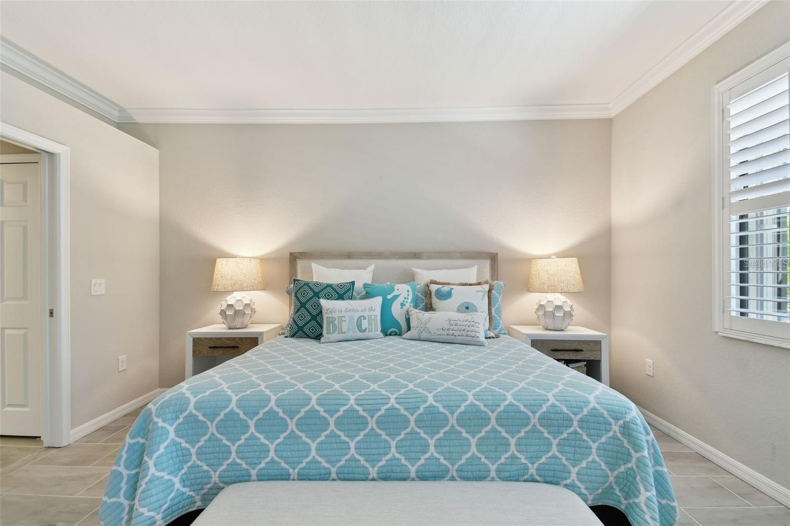 Image 14 of 47 For 12379 Amica Loop