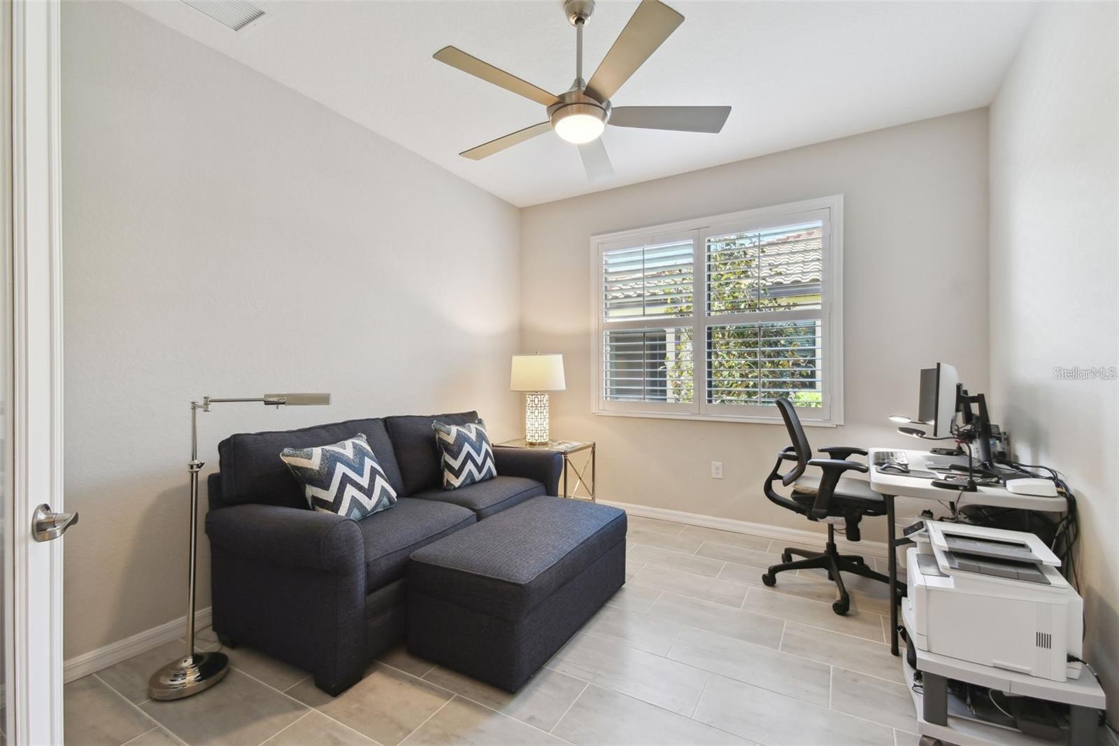 Image 22 of 47 For 12379 Amica Loop