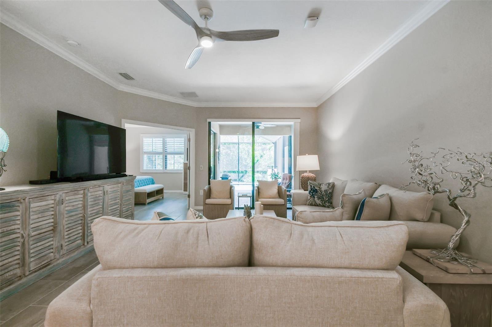 Image 25 of 47 For 12379 Amica Loop