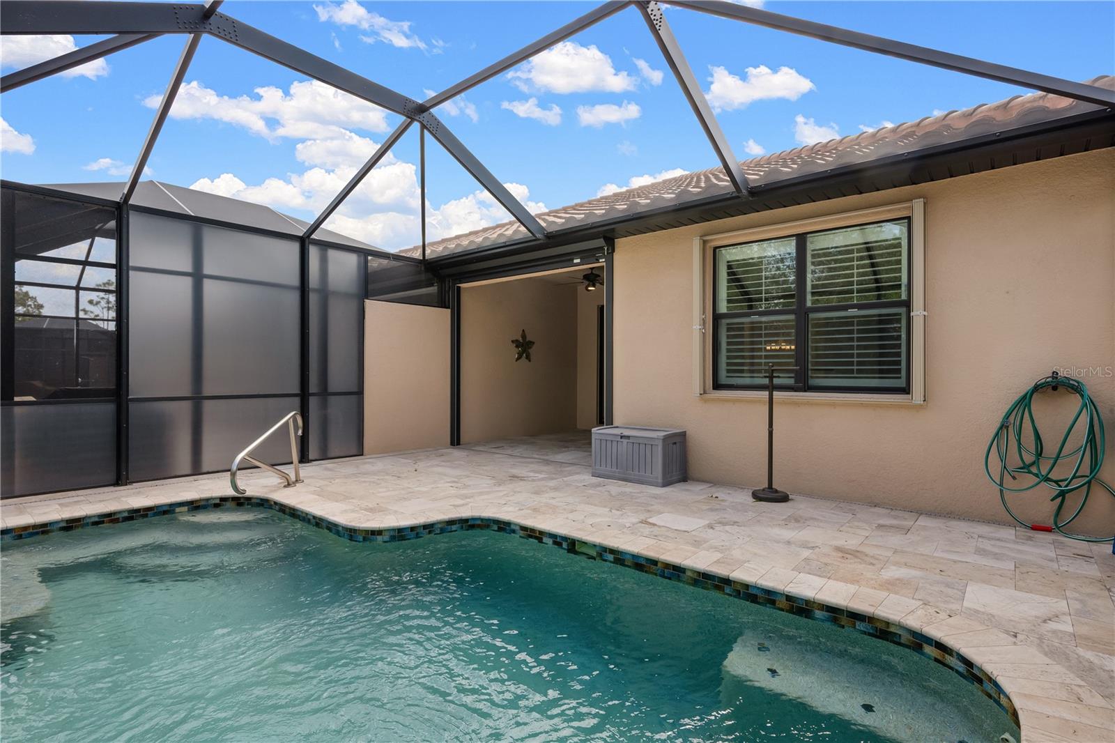 Image 27 of 47 For 12379 Amica Loop