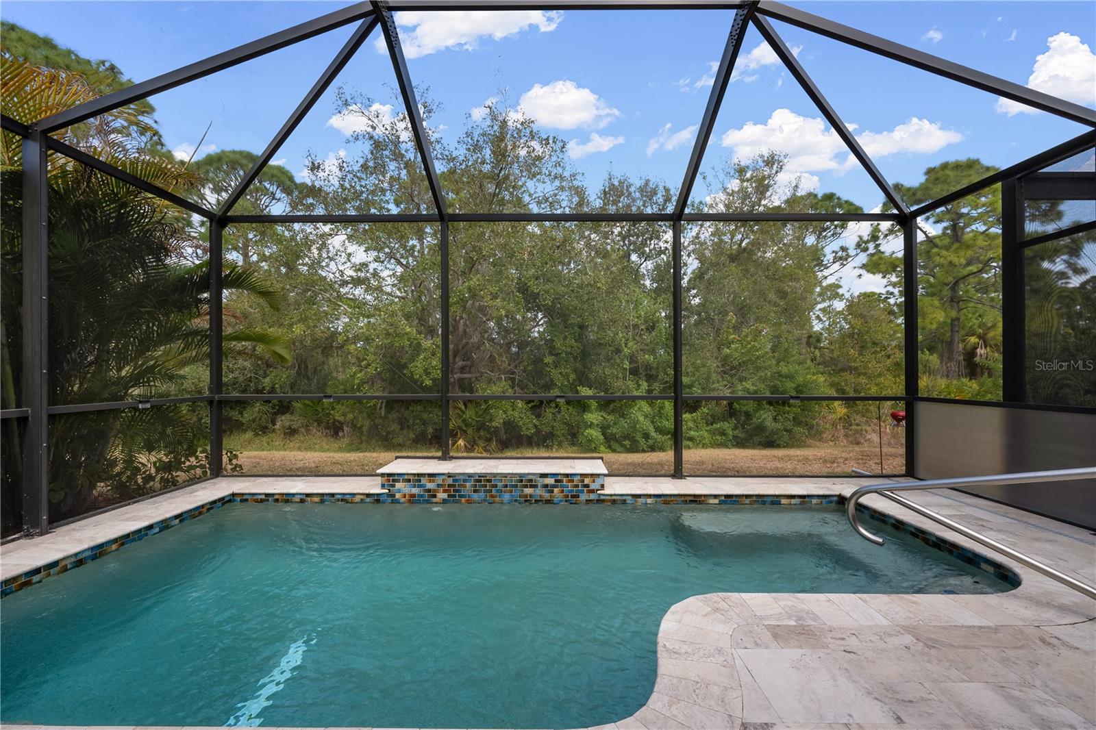 Image 3 of 47 For 12379 Amica Loop