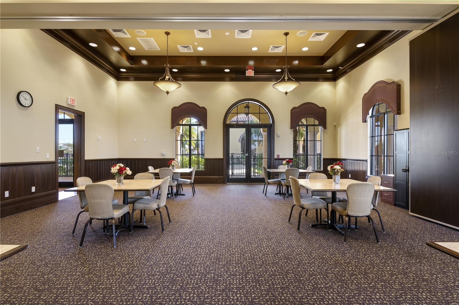 Image 43 of 47 For 12379 Amica Loop