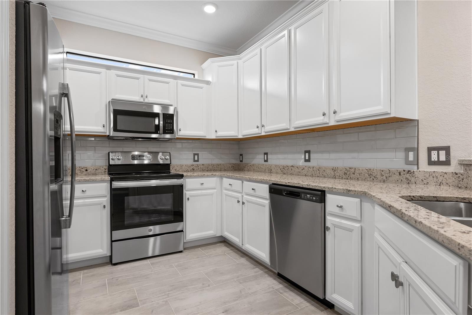 Image 6 of 47 For 12379 Amica Loop