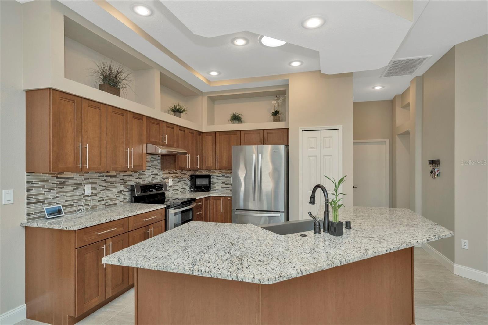 Image 12 of 35 For 18810 Forest Glen Court