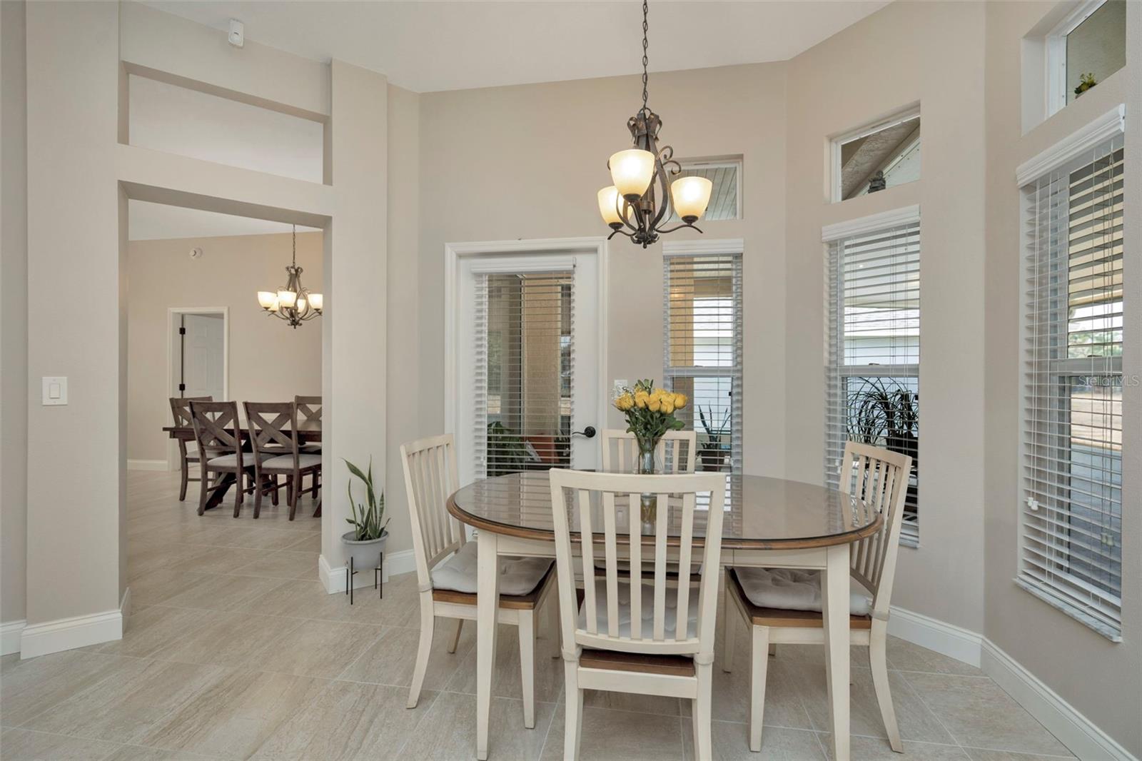 Image 16 of 35 For 18810 Forest Glen Court