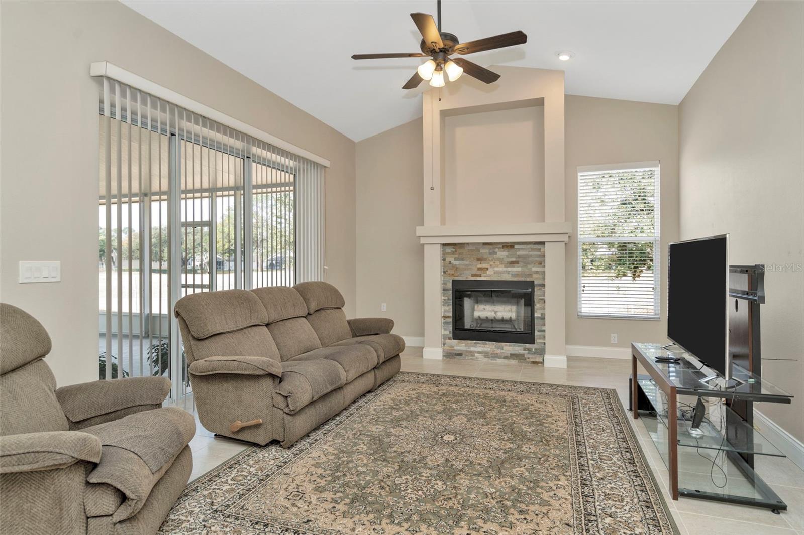 Image 17 of 35 For 18810 Forest Glen Court