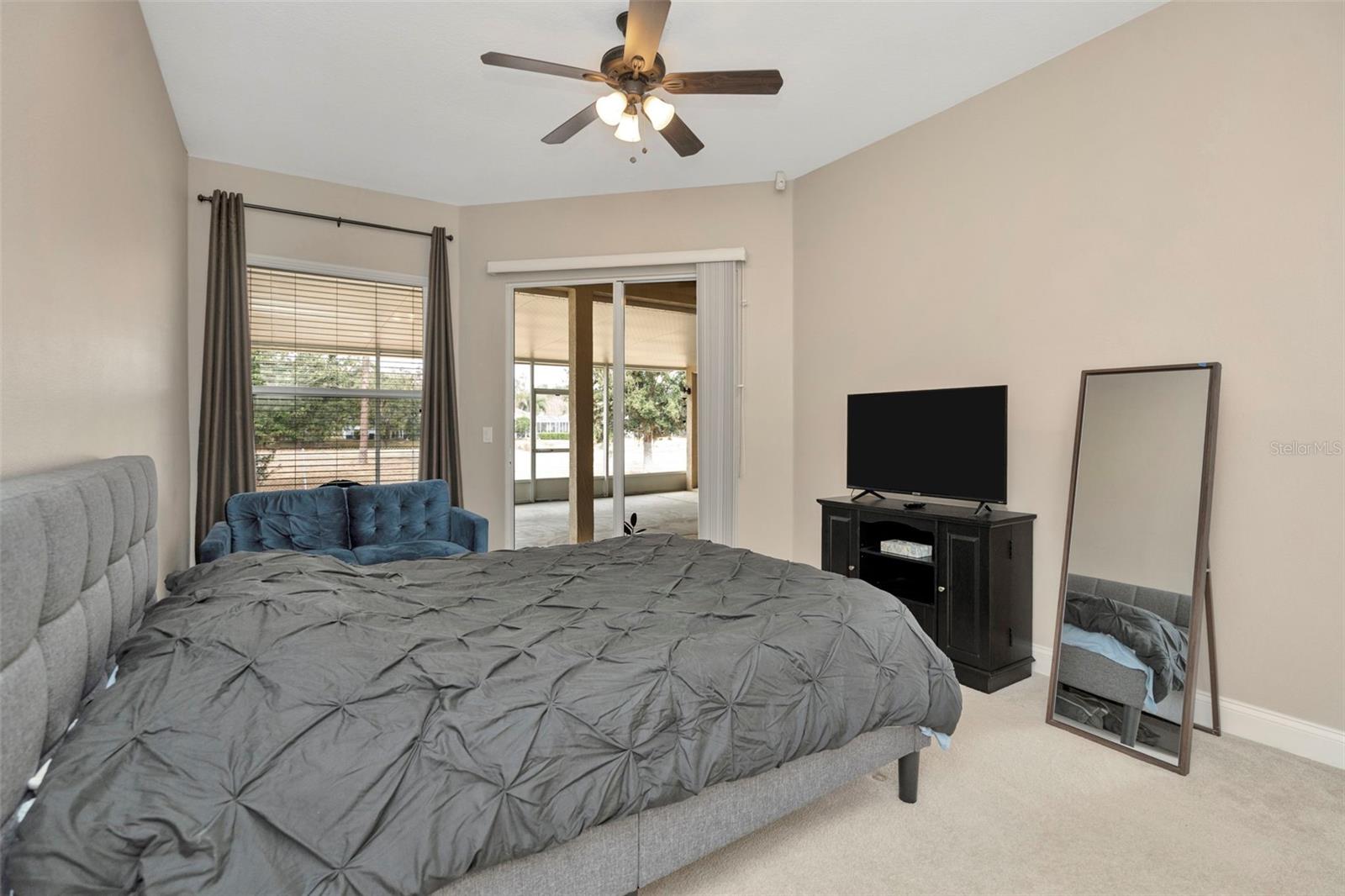 Image 21 of 35 For 18810 Forest Glen Court