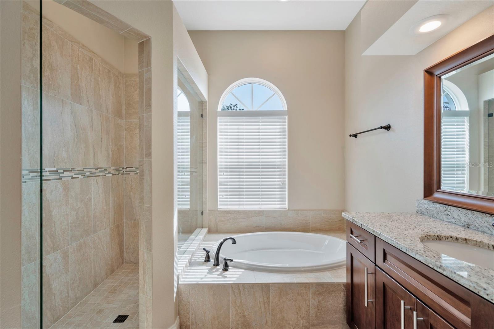 Image 25 of 35 For 18810 Forest Glen Court