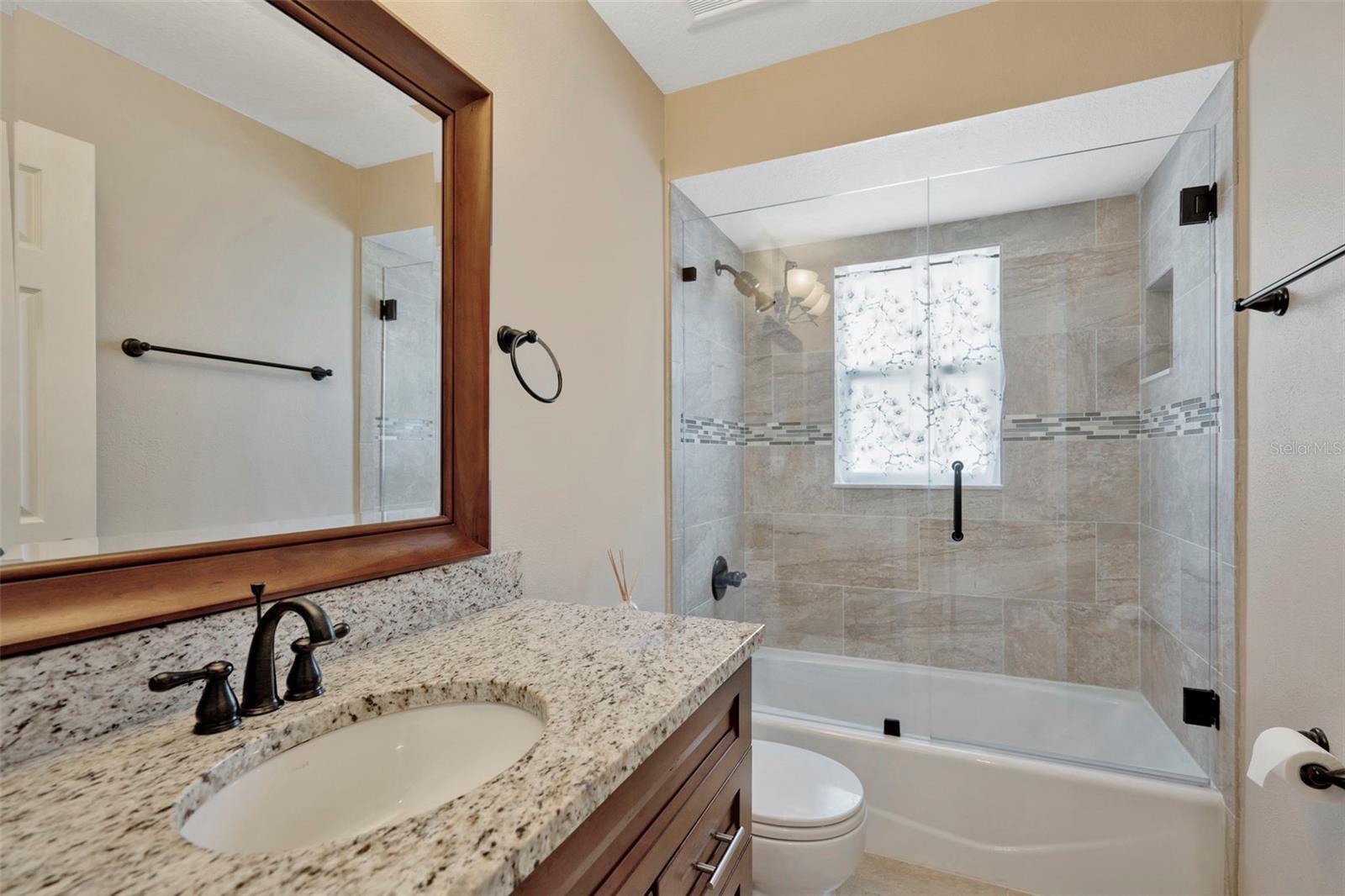 Image 28 of 35 For 18810 Forest Glen Court