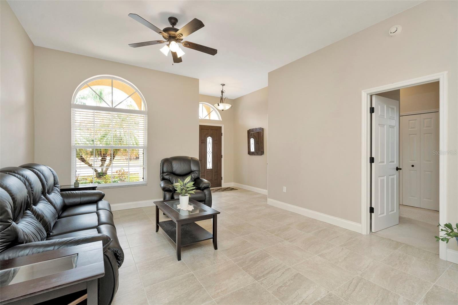 Image 8 of 35 For 18810 Forest Glen Court