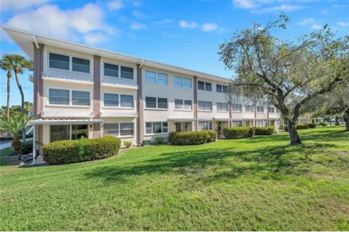 Image 23 of 29 For 1235 Highland Avenue 1-102