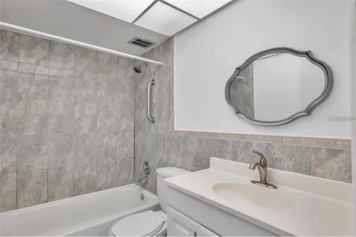 Image 5 of 29 For 1235 Highland Avenue 1-102