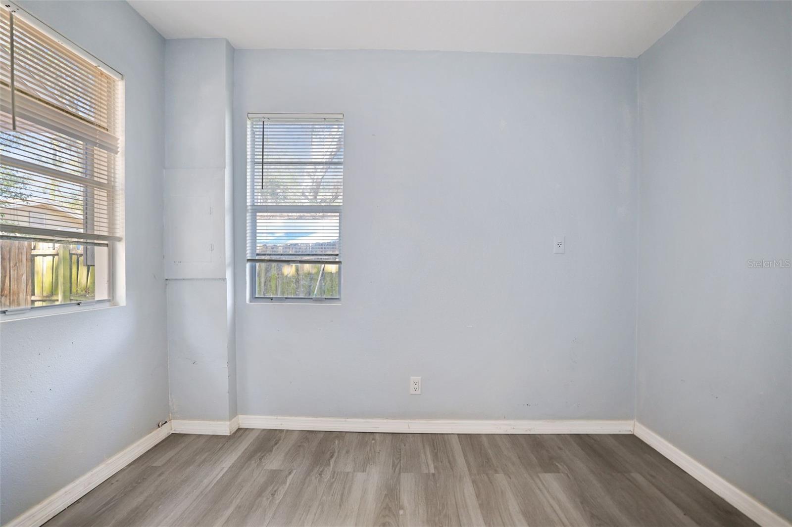 Image 17 of 21 For 524 6th Avenue Ne