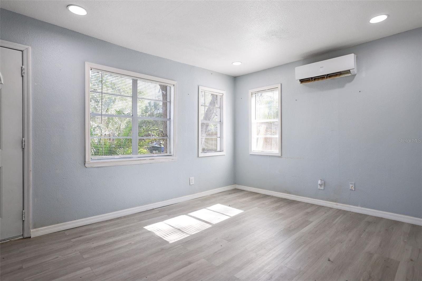 Image 4 of 21 For 524 6th Avenue Ne