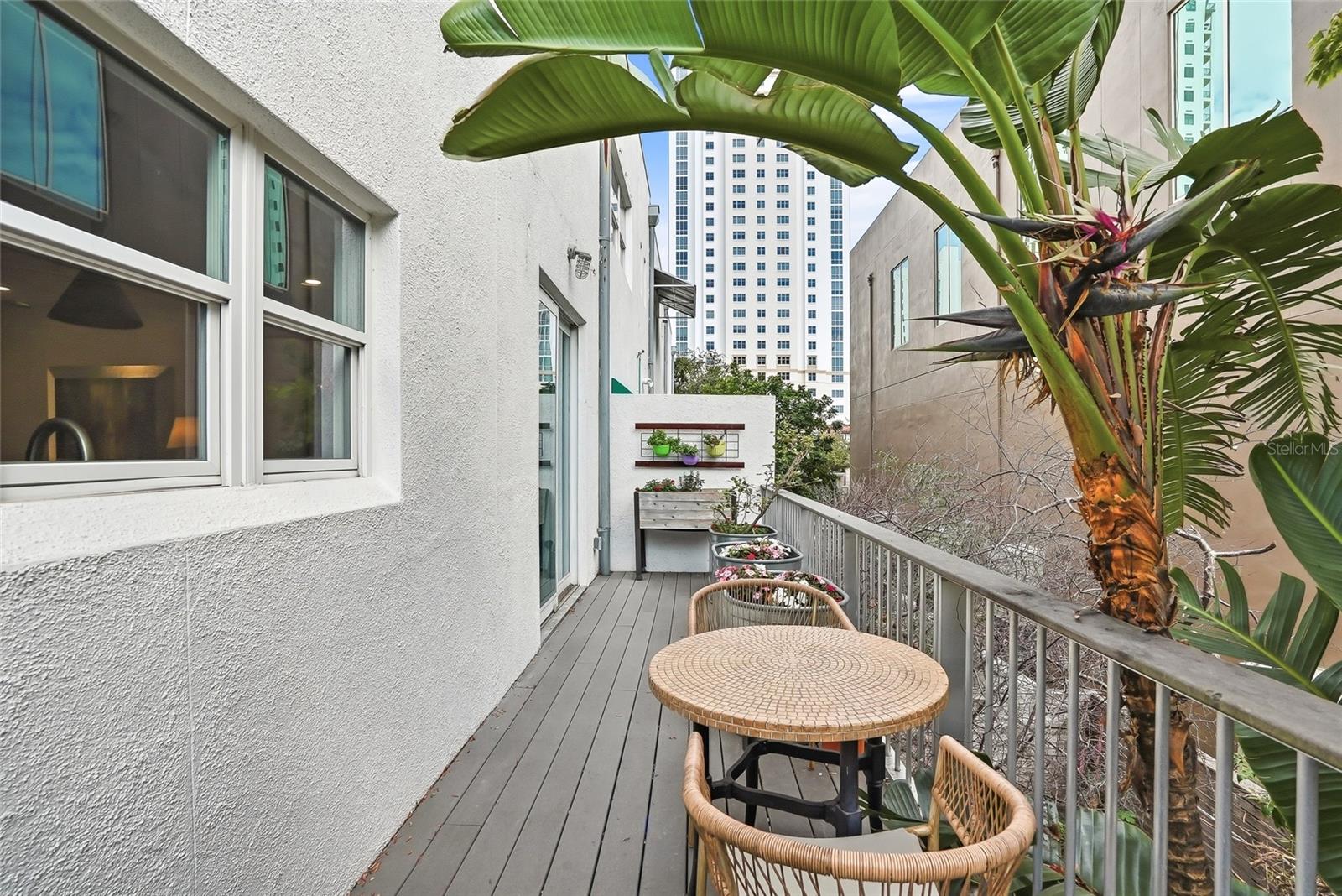 Image 18 of 38 For 106 Fareham Place N