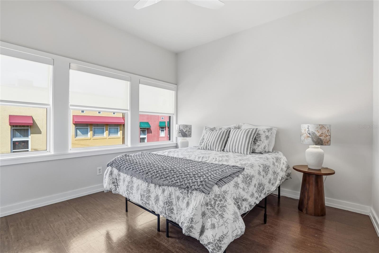 Image 26 of 38 For 106 Fareham Place N