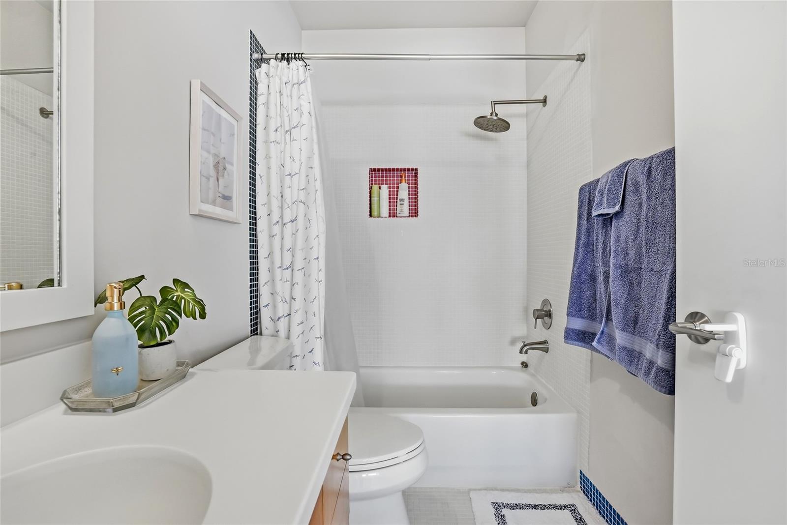 Image 29 of 38 For 106 Fareham Place N