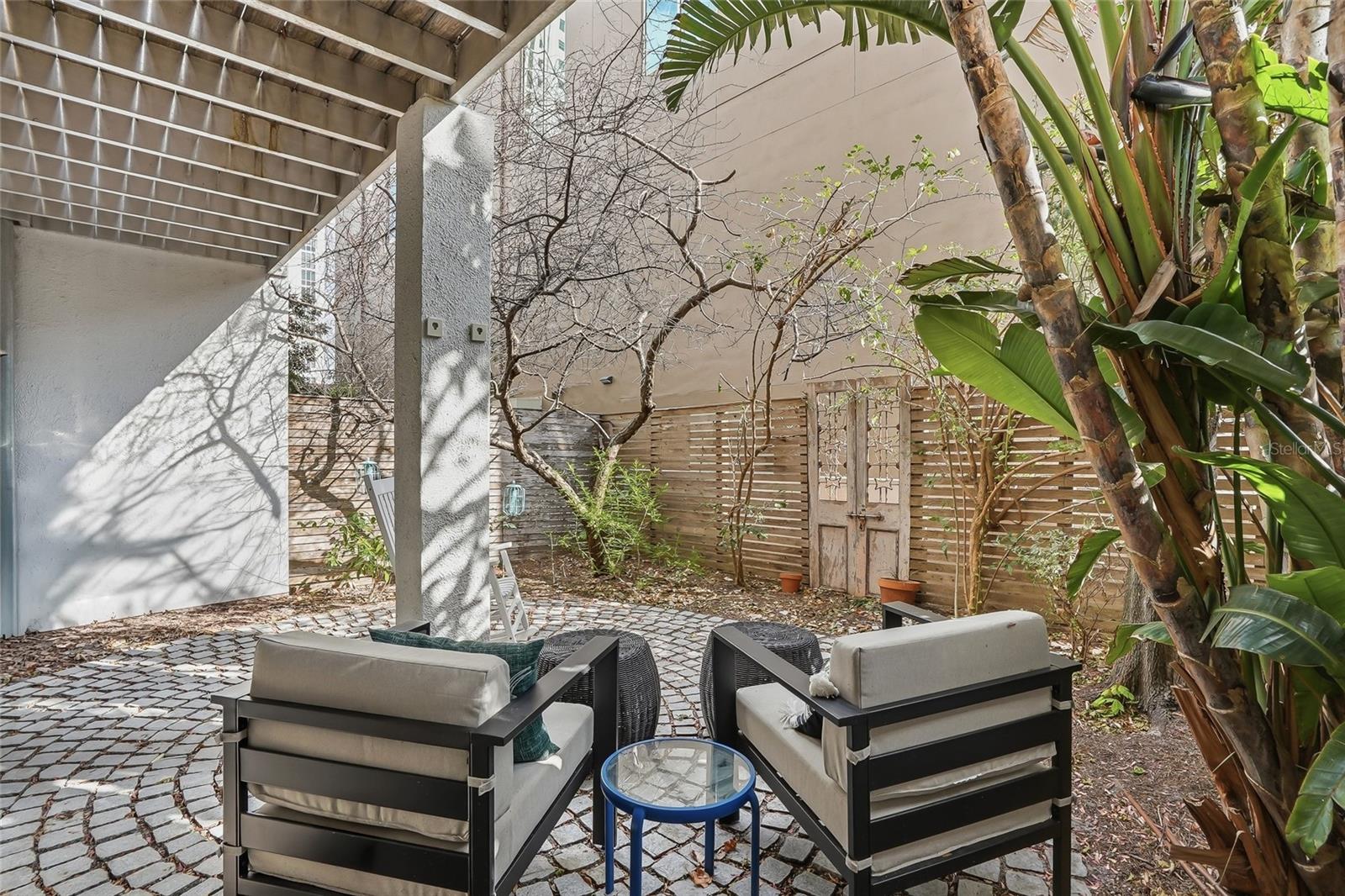 Image 34 of 38 For 106 Fareham Place N