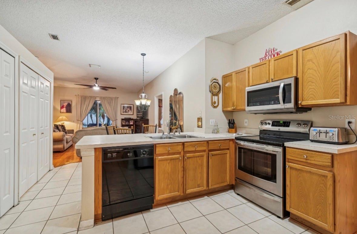 Image 4 of 52 For 1346 Brooke View Drive