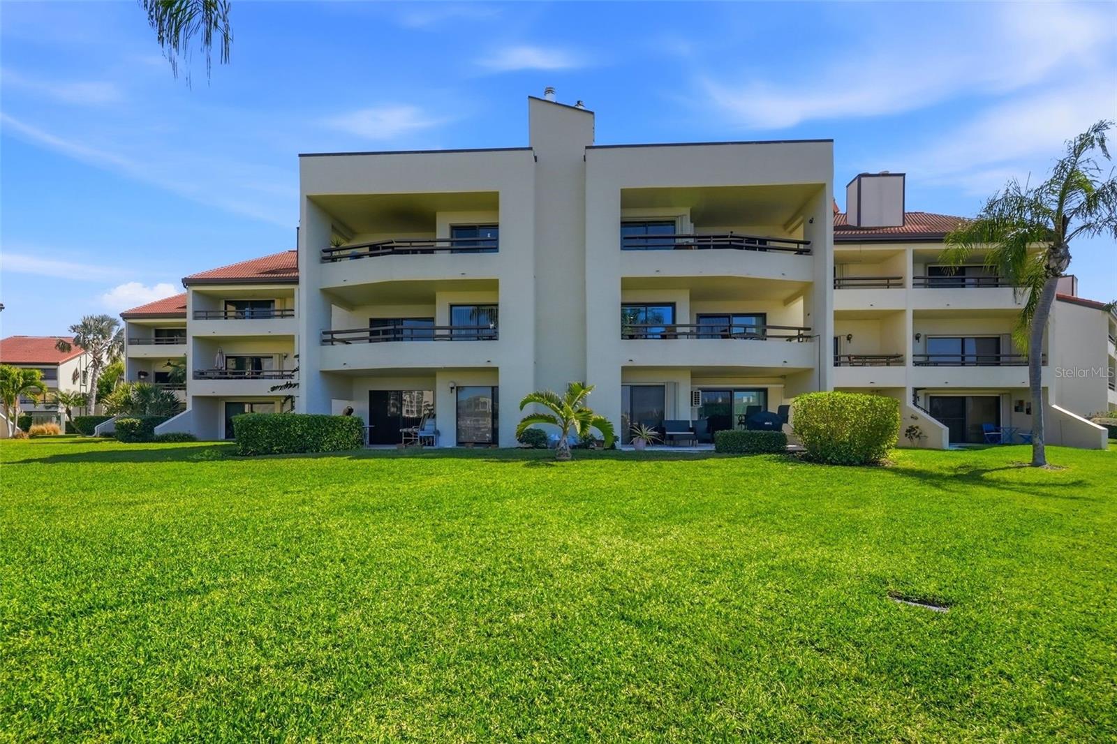 Image 10 of 73 For 128 1st Street E.  102