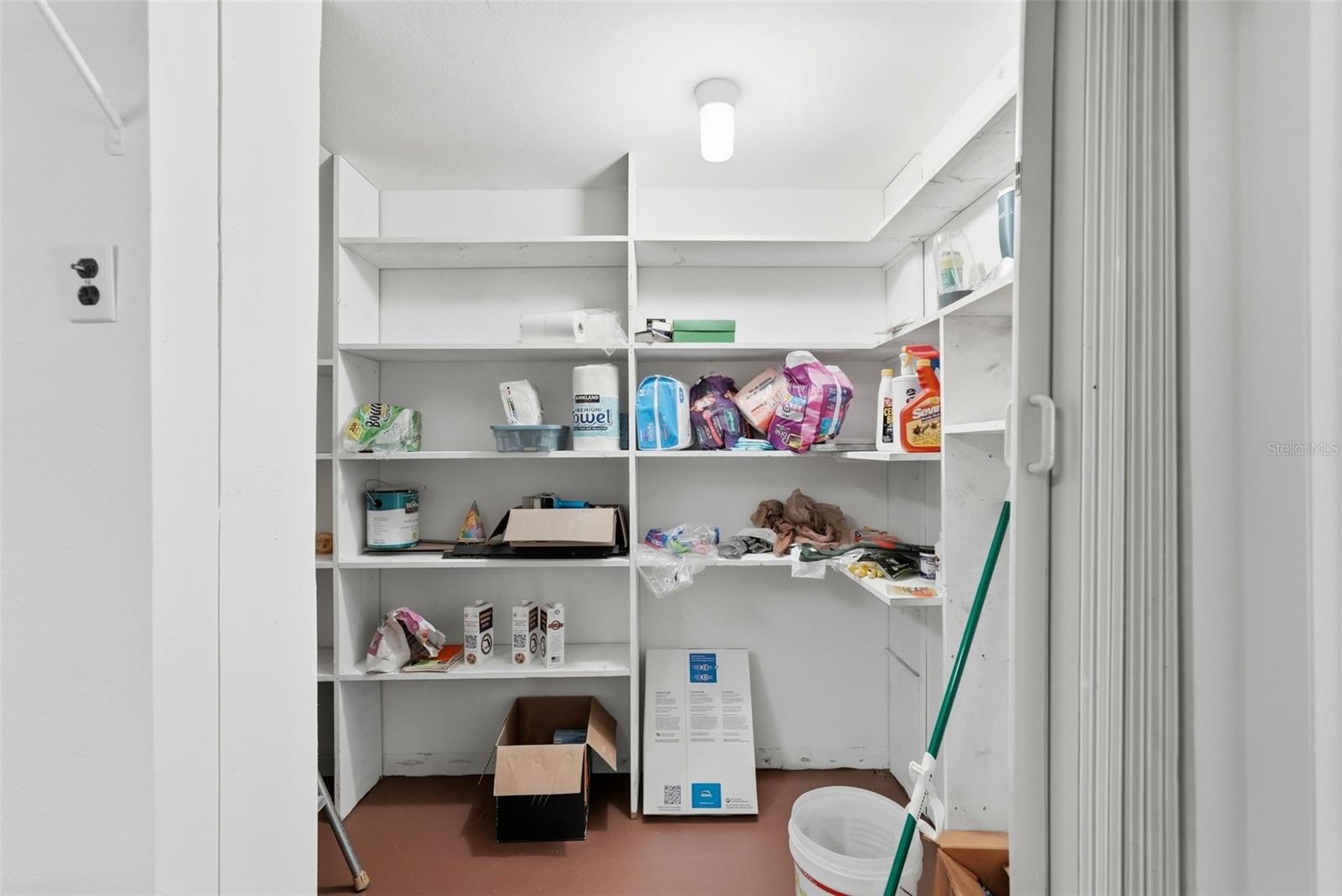 Image 46 of 73 For 128 1st Street E.  102