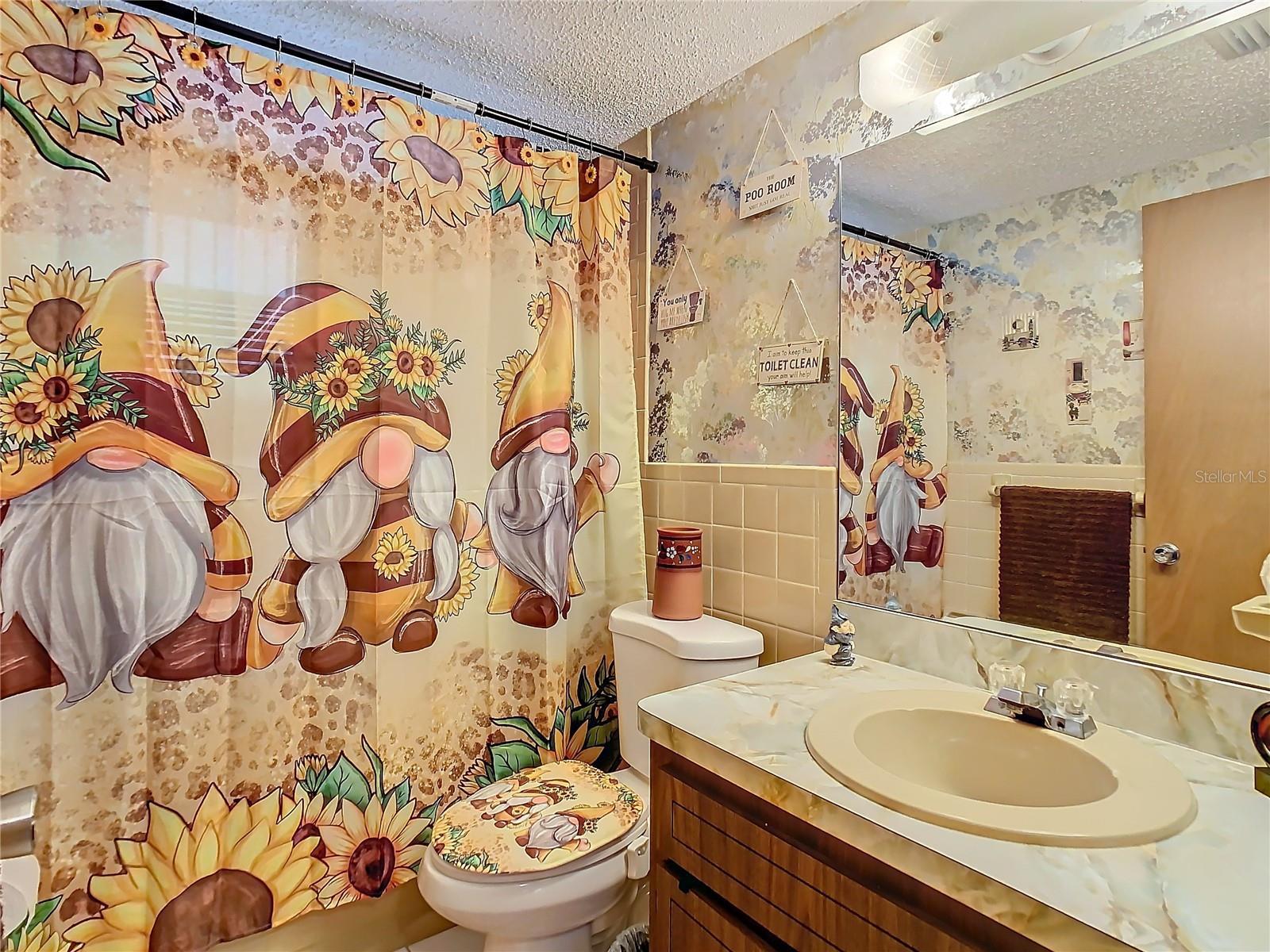 Image 36 of 54 For 5930 Della Drive