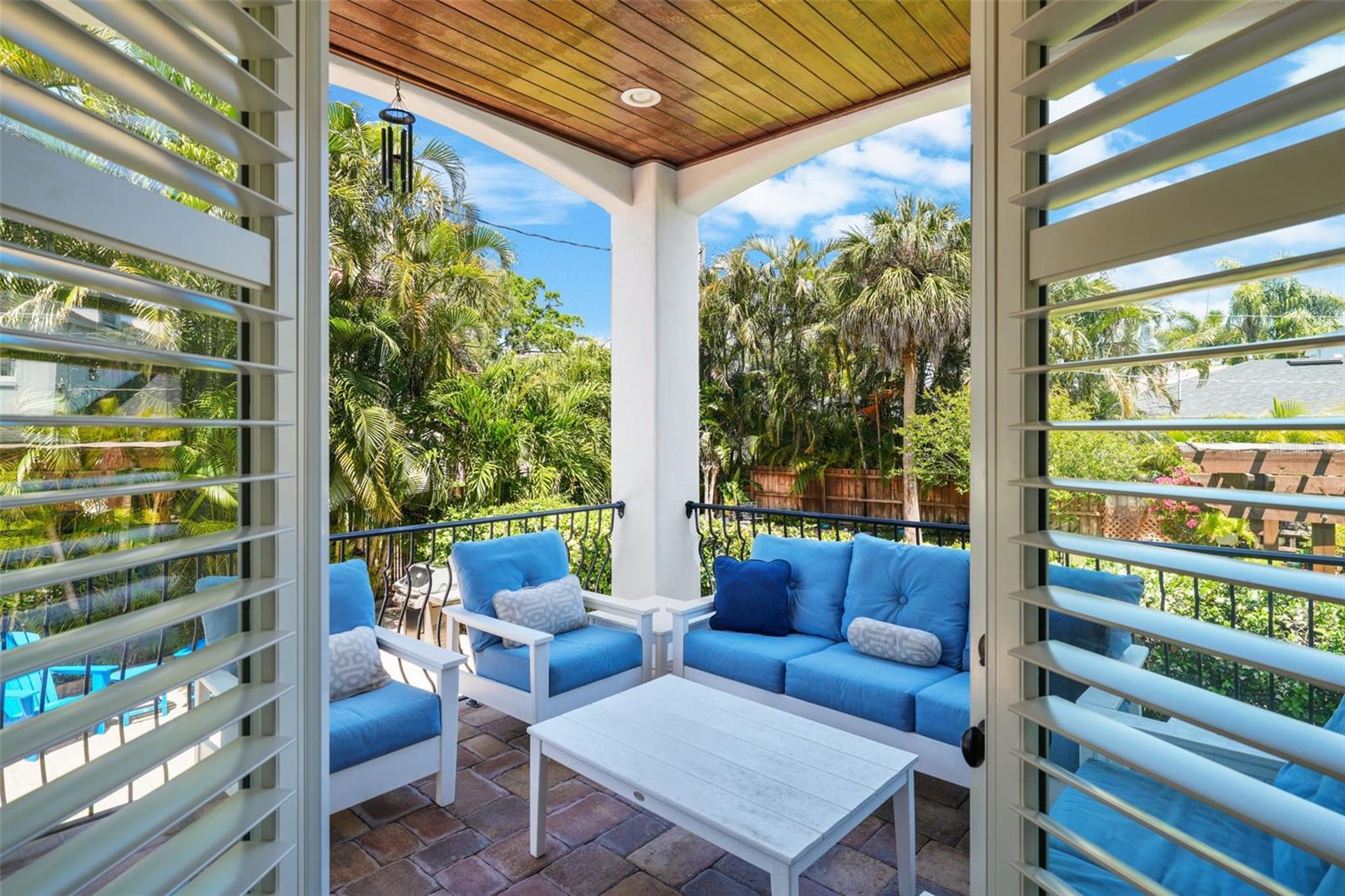 Image 32 of 67 For 108 Bermuda Avenue