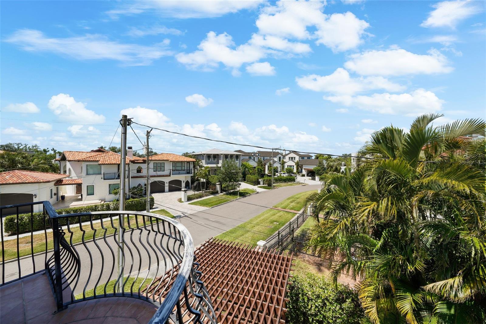 Image 44 of 67 For 108 Bermuda Avenue