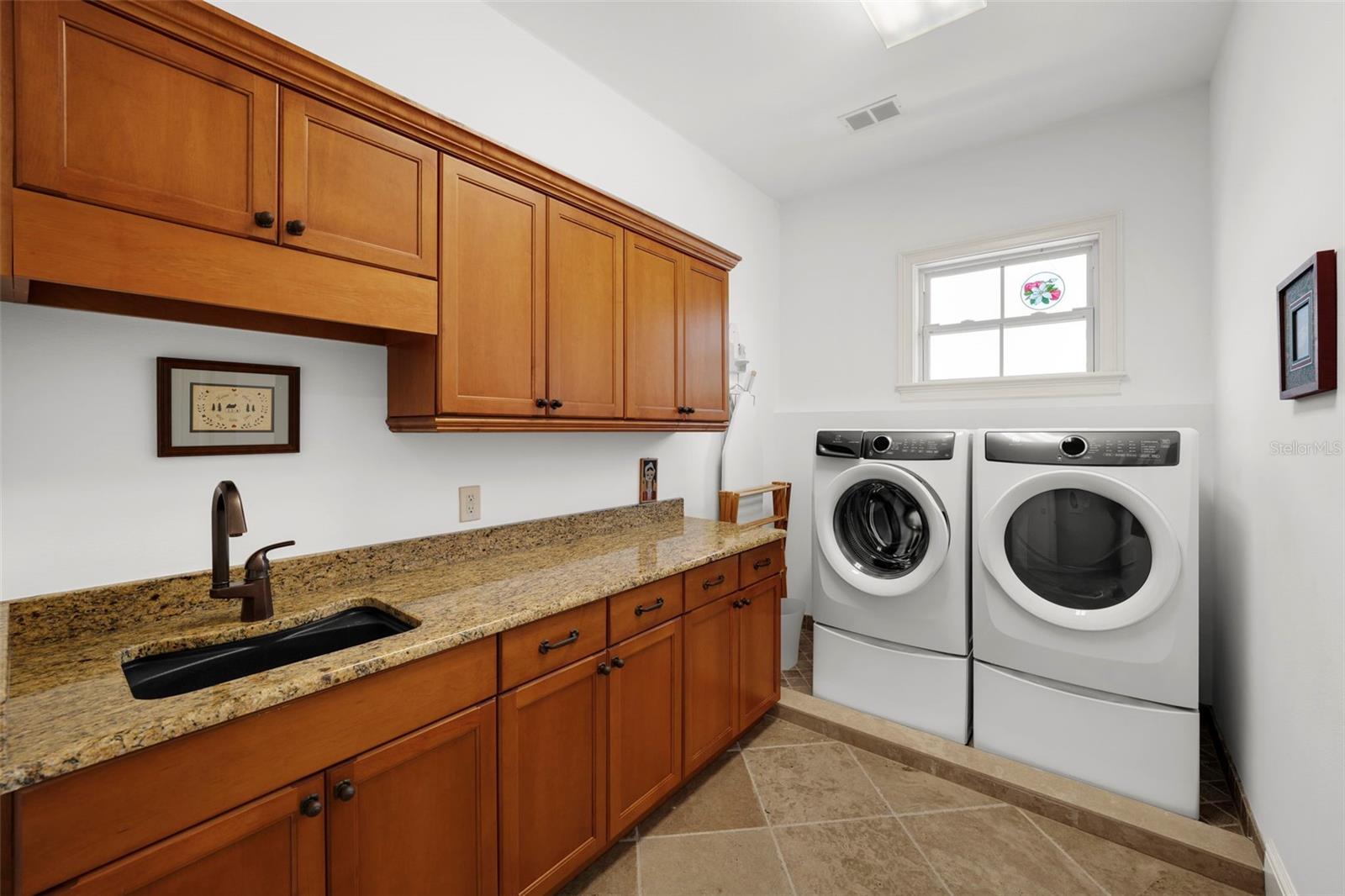 Image 50 of 67 For 108 Bermuda Avenue