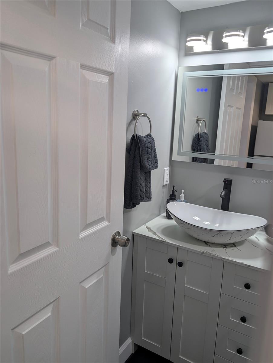 Listing photo id 10 for 1955 Abrico Drive 4