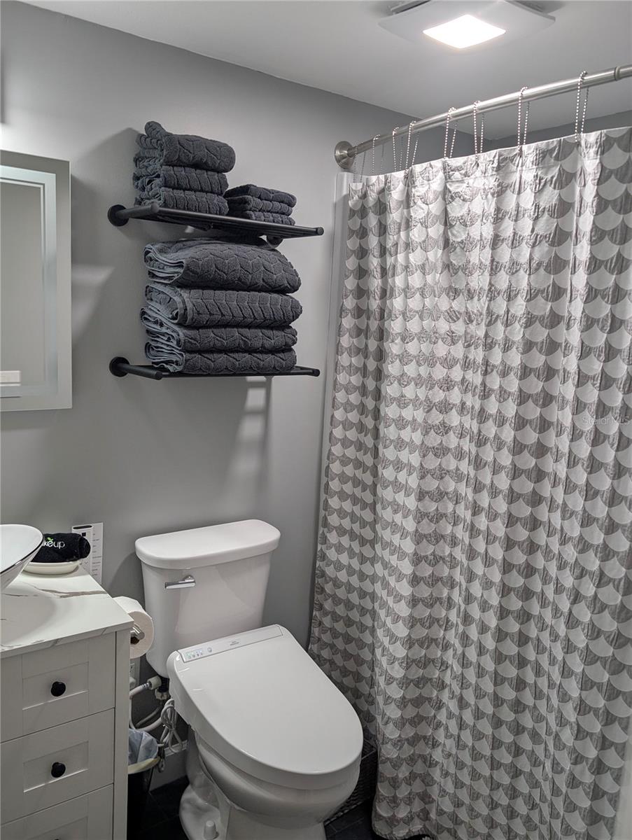 Listing photo id 11 for 1955 Abrico Drive 4