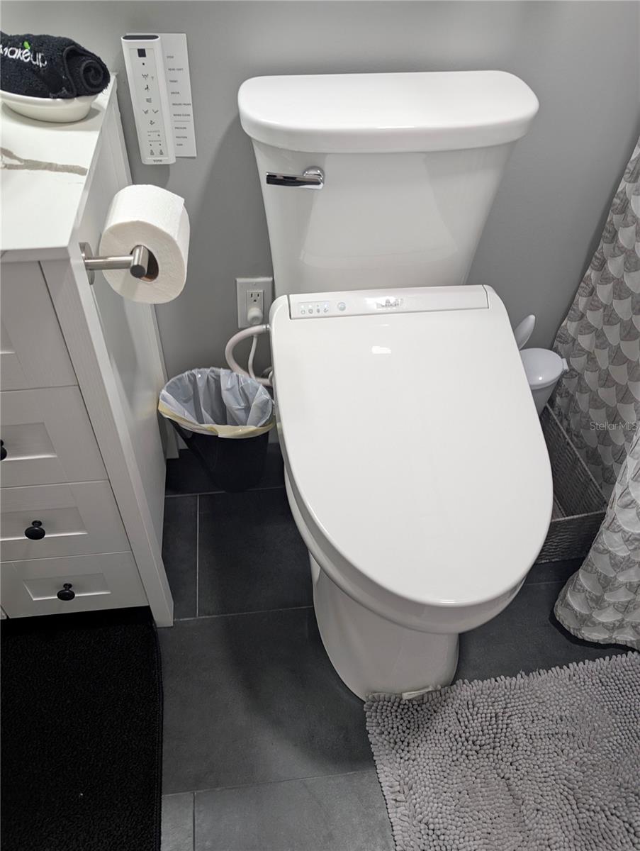 Listing photo id 12 for 1955 Abrico Drive 4