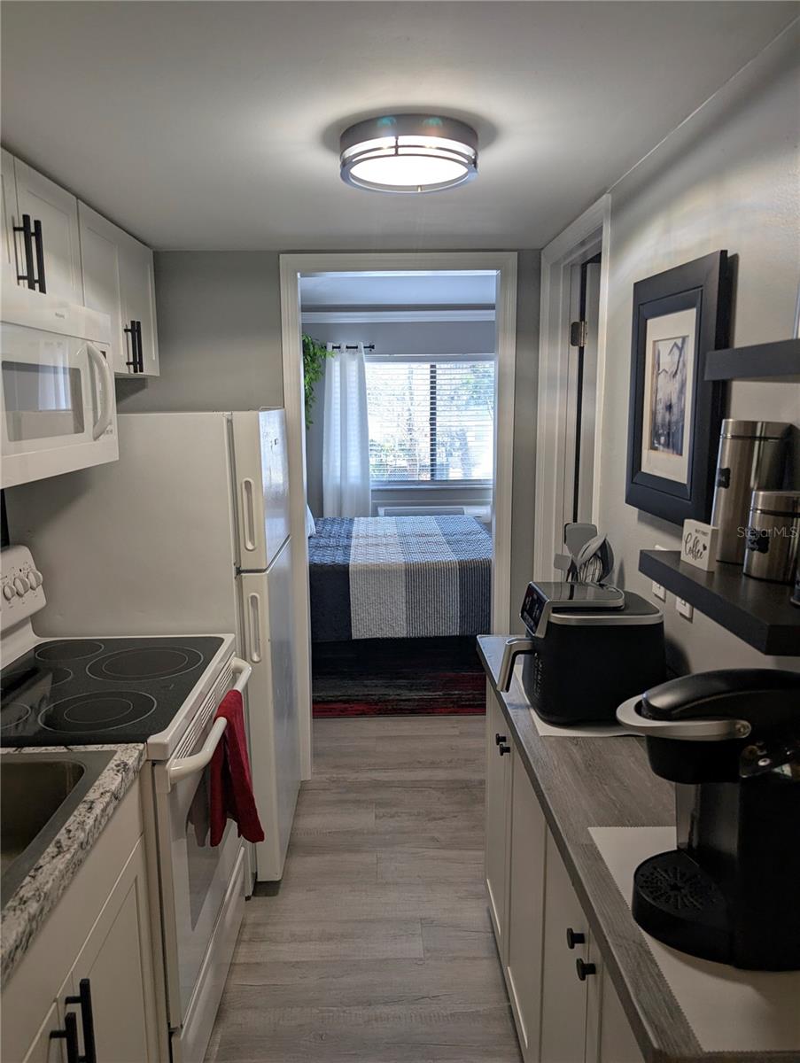 Listing photo id 16 for 1955 Abrico Drive 4